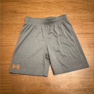 Under Armour Boys Heather Gray Athletic Shorts Size 5 NWT